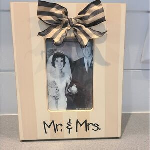 'Mr. & Mrs.' Photo Frame